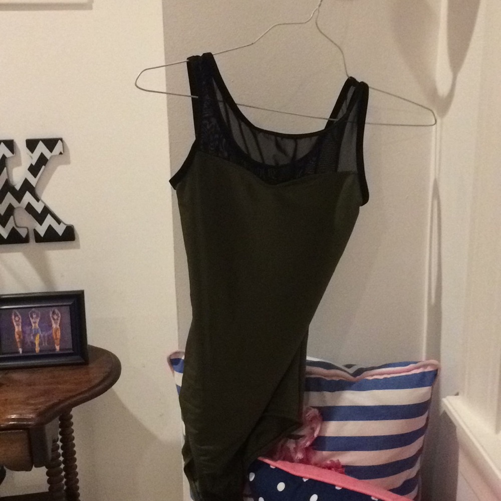 This is a Maria leotard from discount dance.
